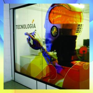 ADESIVO TRANSPARENTE Vinil PVC 0.10mm 100x50cm 4x0 Brilho Corte Reto Imagens Ilustrativa