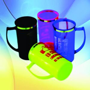 Caneca de chopp neon há partir de 10 unidades Polipropileno 400ml Consultar cor disponível neon  Imagem Inlustrativa